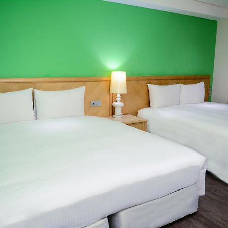 กรีนเวิลด์ ทริปเปิลเบดส์ Hotel ไทเป ภายนอก รูปภาพ