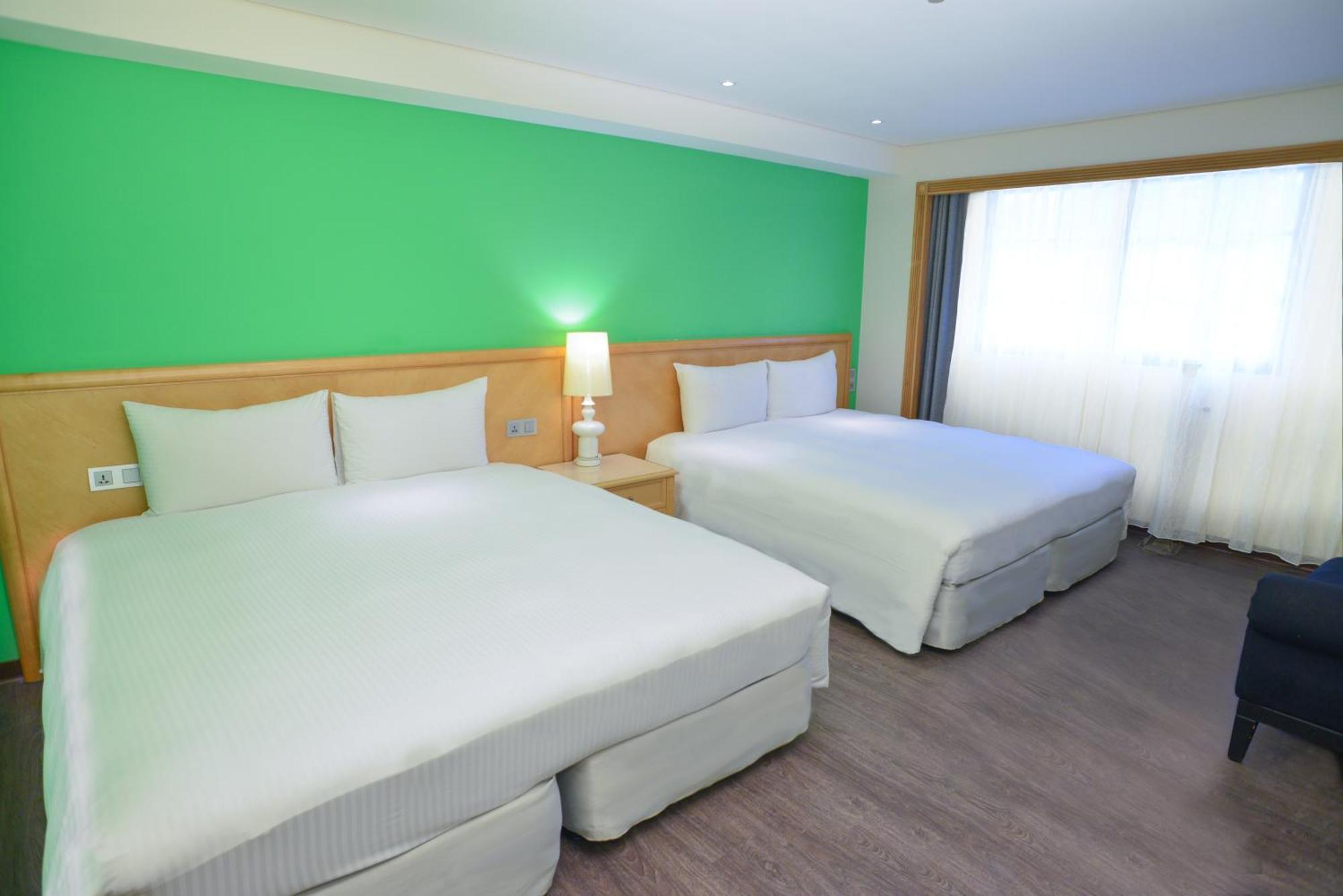 กรีนเวิลด์ ทริปเปิลเบดส์ Hotel ไทเป ภายนอก รูปภาพ